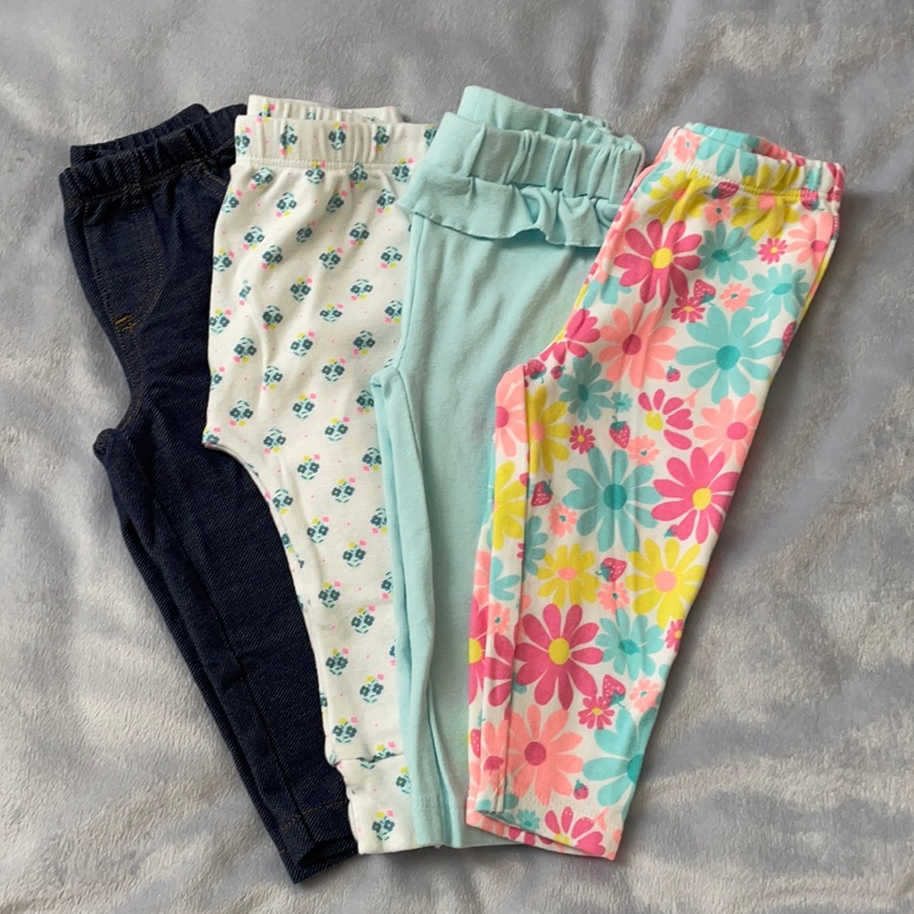 Girls set of 4 Carter’s leggings all size 9 months